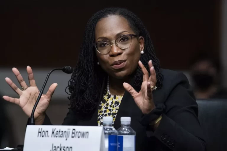 Ketanji Brown Jackson é a primeira mulher negra indicada à Suprema Corte dos EUA