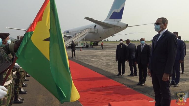 Carlos Vila Nova a caminho de Malabo, Guiné-Equatorial para duas cimeiras da União Africana