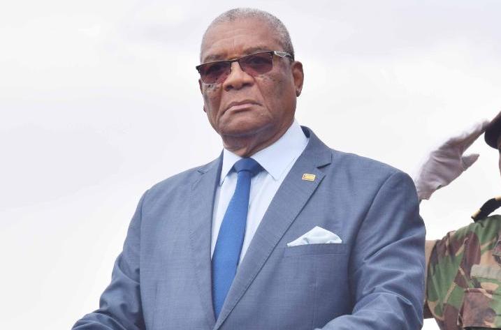 Governo decreta 5 dias de luto nacional pela morte de ex-Presidente Evaristo Carvalho