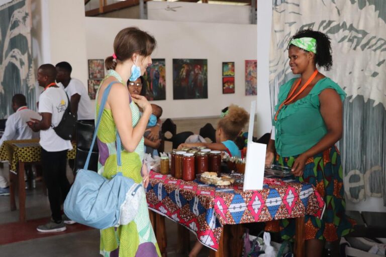 Feira do Empreendedor MOVE está de regresso ao Espaço Cacau em São Tomé