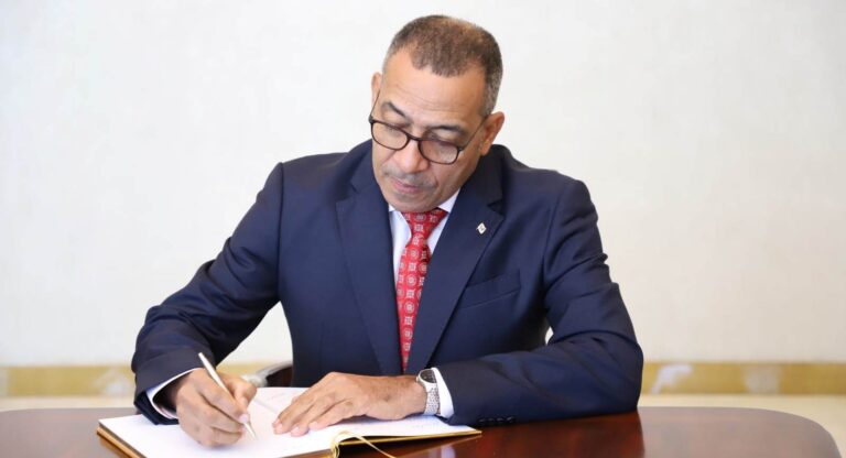Presidente Vila Nova manifesta pesar pele morte da mãe do homólogo cabo-verdiano
