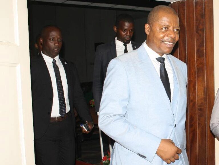 Primeiro-ministro na Guiné-Bissau na XV Conferência da CPLP