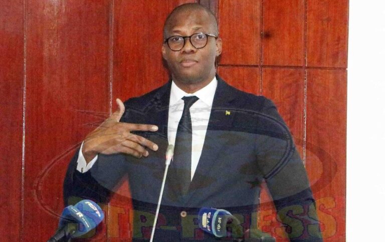 Ministro Gareth Guadalupe, ex- MNE diz que desconhecia o acordo com Tesla STP