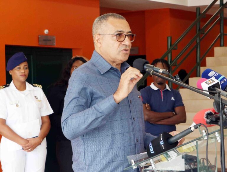 Presidente da República reage situação dos são-tomenses ao relento em Portugal por demolição de casas
