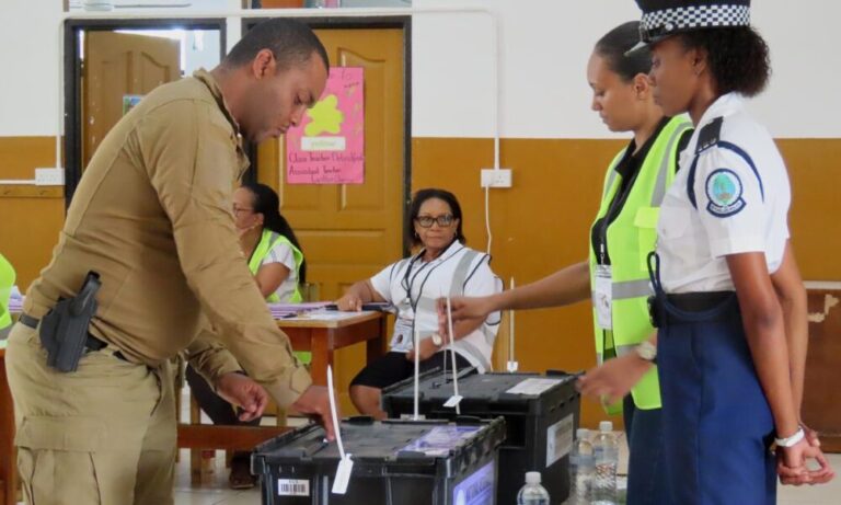 Seychelles: líder da oposição vence eleições presidenciais